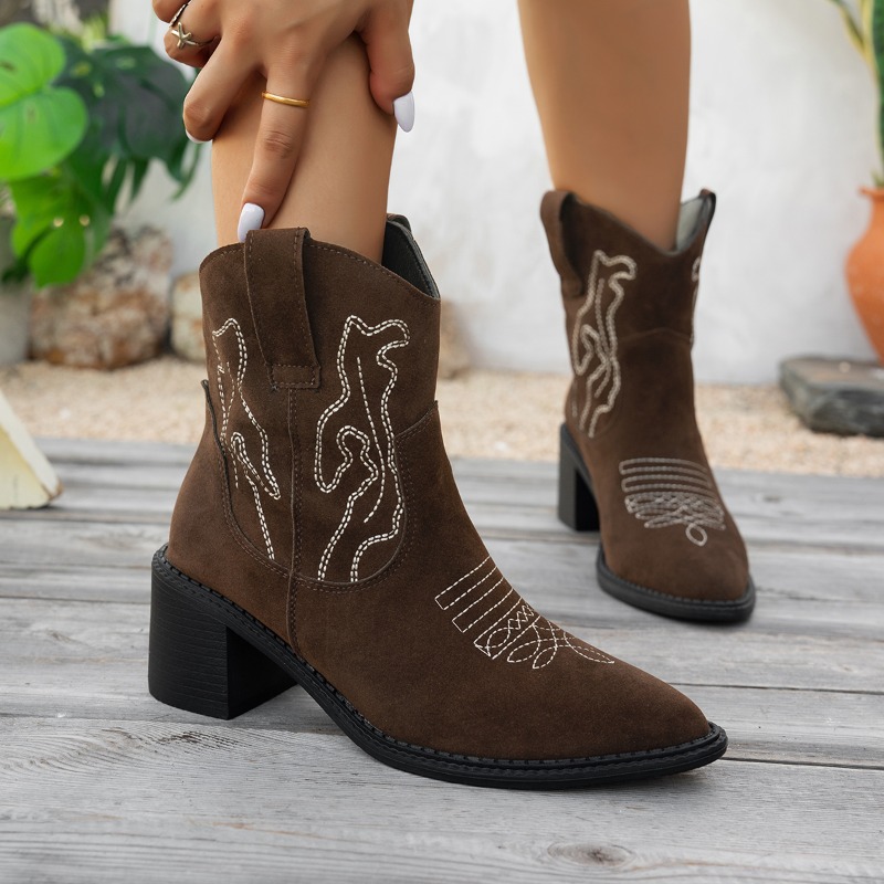 Women'S Fashion Trends Autumn 2025 - Sepatu Boots Wanita Setengah Betis Desain